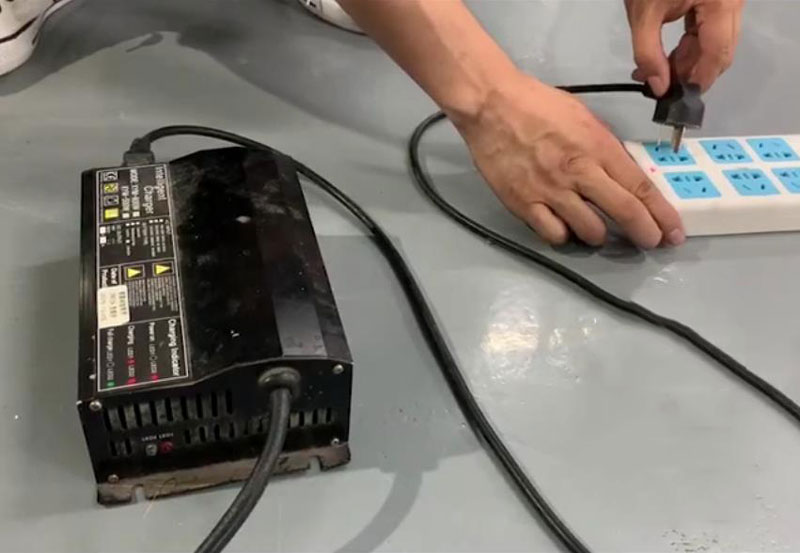 洗地機(jī)用了一年半，只運(yùn)行一小段時(shí)間電池失效